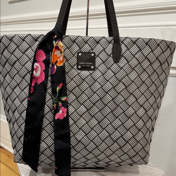 Henri Bendel Bag Large Woven Centennial Brown White Woven Stripe Market Tote - Picture 4 of 17